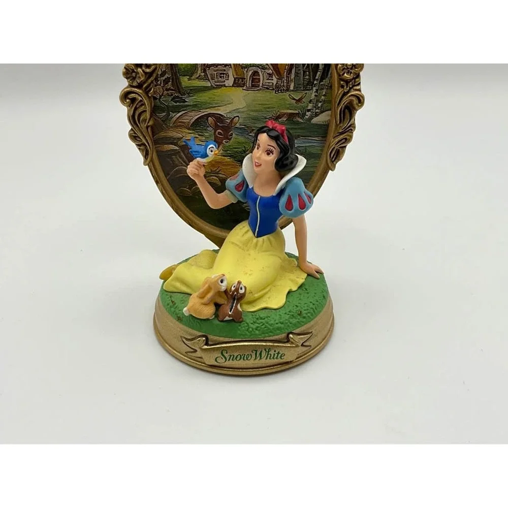 Hallmark Keepsake 1998 Disney Snow White & The Seven Dwarfs Christmas Ornament
